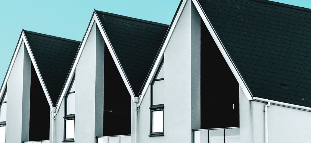 Assurer un logement en indivision : responsabilités et démarches